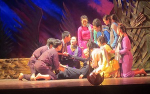 Nơi níu giữ những 'khuôn vàng thước ngọc'